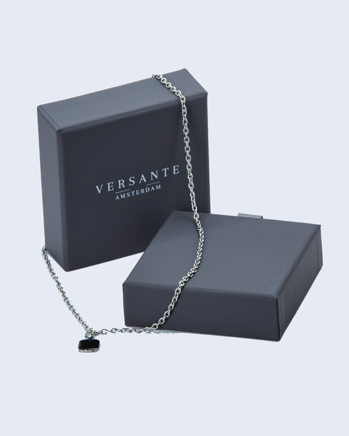 Black Quadrata Chain